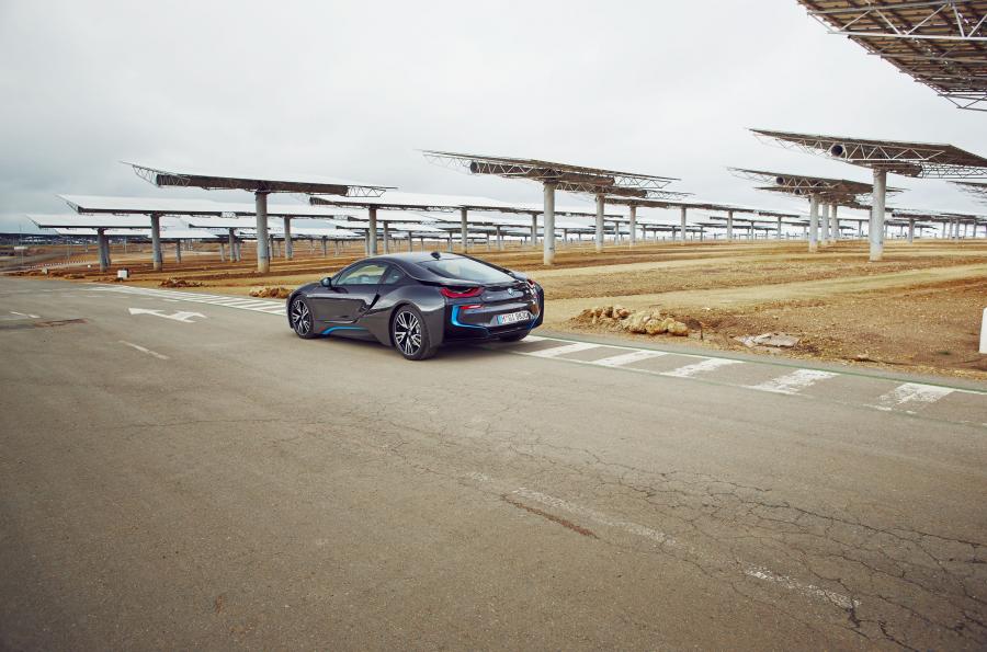  BMW i8 2014 года  (фото 48 из 180)